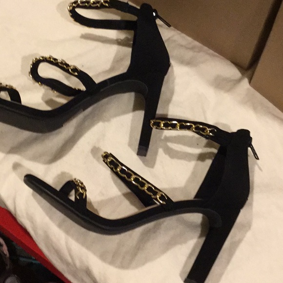 Black heels - Picture 4 of 5